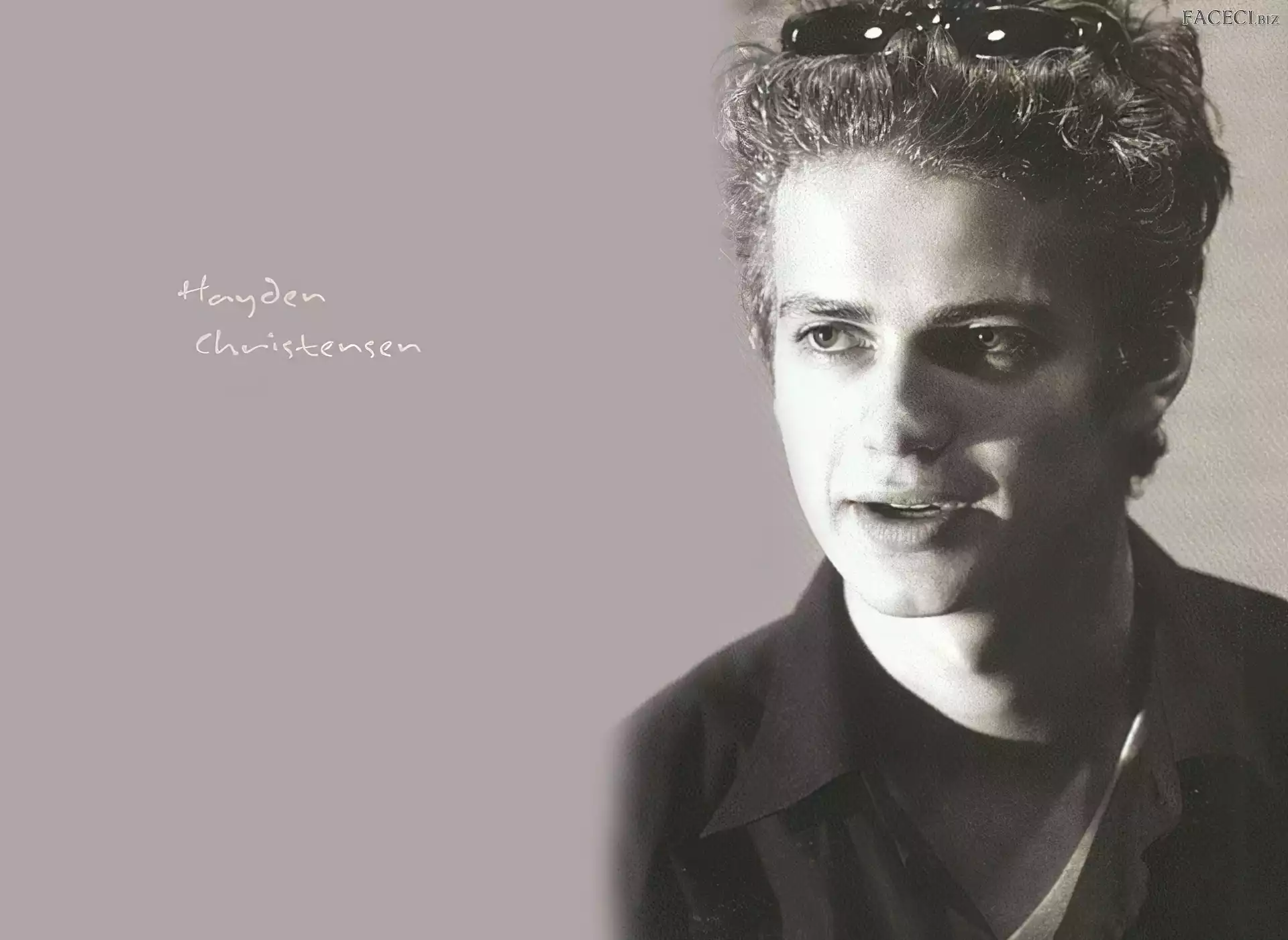 kręcone włosy, Hayden Christensen, okulary